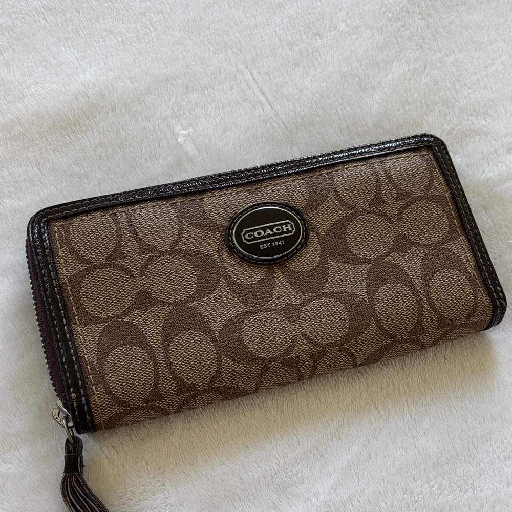 VINTAGE Coach Tan and Brown Signature Zip Wallet
